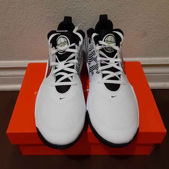 Nike - Picture 4 of 4